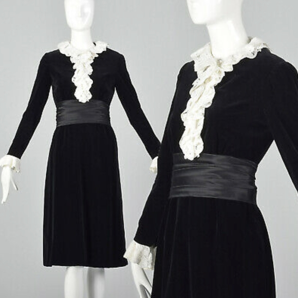 Vintage Dresses & Skirts - Vintage 1940s black velvet gown